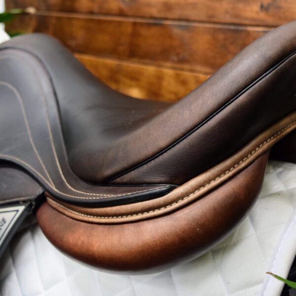 17″ Equiline Nick Skelton Jumping Saddle (2022) *Adjustable Blocks*Full Calf Leather* - Image 5