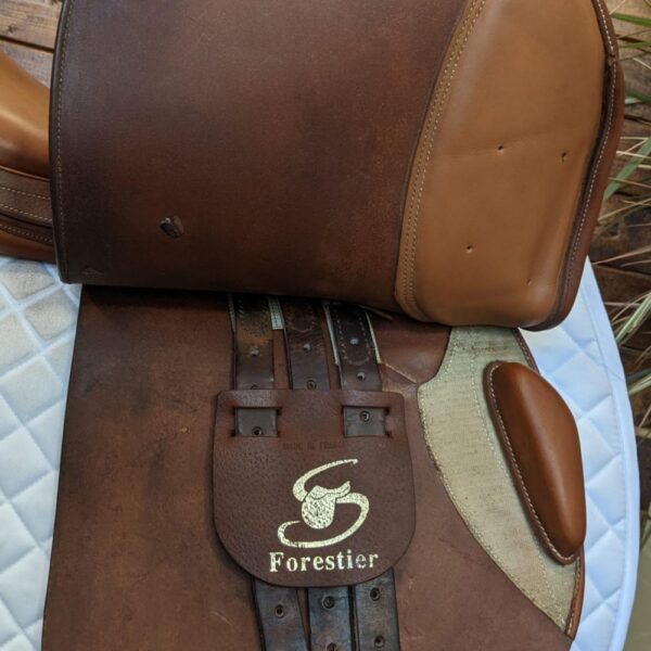 16.5″/17″ Forestier Jump Saddle (2005) *Demo Condition* - Image 5