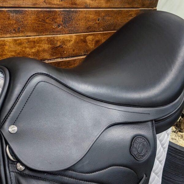 18″ Antares Skylla Dressage 3N (2021) *Demo Condition*Long Flaps* - Image 2