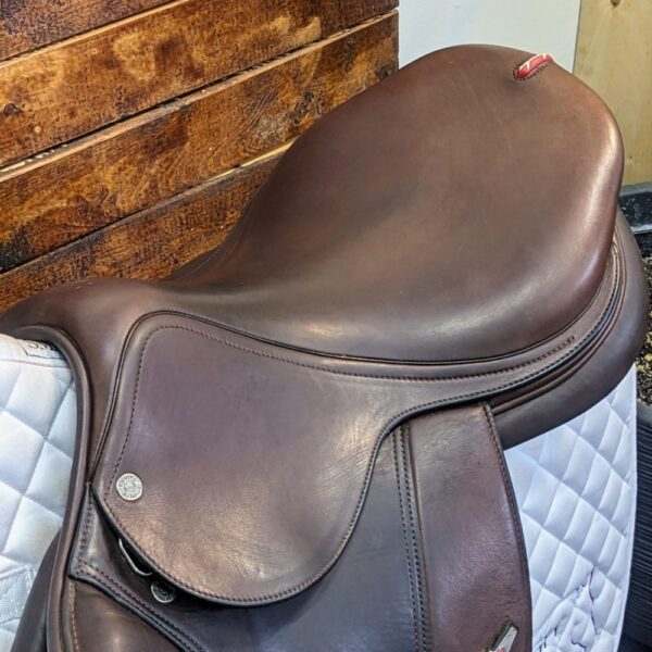 17″ Equipe Grand Prix Jumping Saddle (2017) *Full Grip Leather* - Image 2