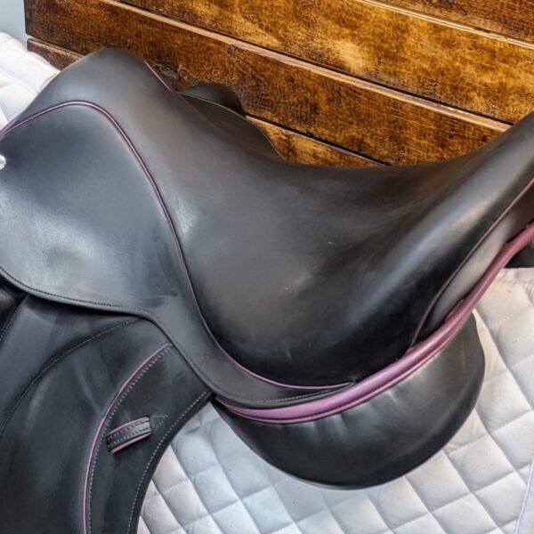 17″ Stackhouse Dressage (2020) *Full Buffalo Leather*Short Flaps* - Image 3