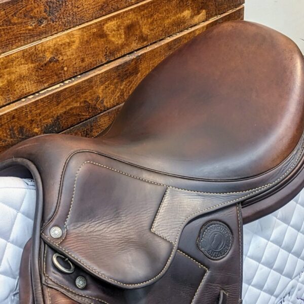 17″ Antares Signature Jumping Saddle 2A (2019) *AO1 Wide Tree*Full Calf Leather* - Image 2